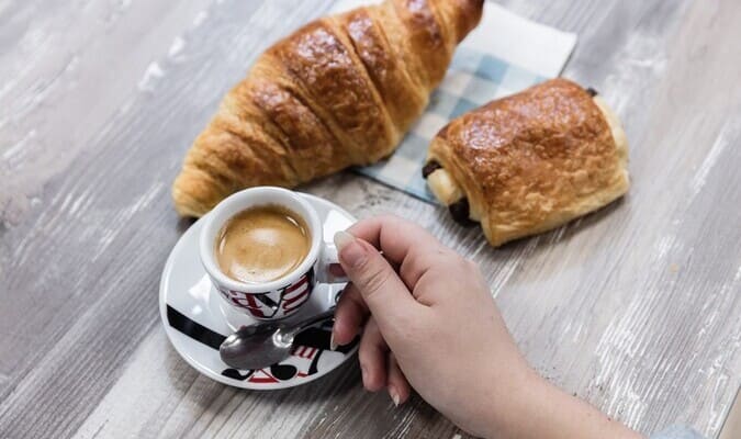 Croissant café